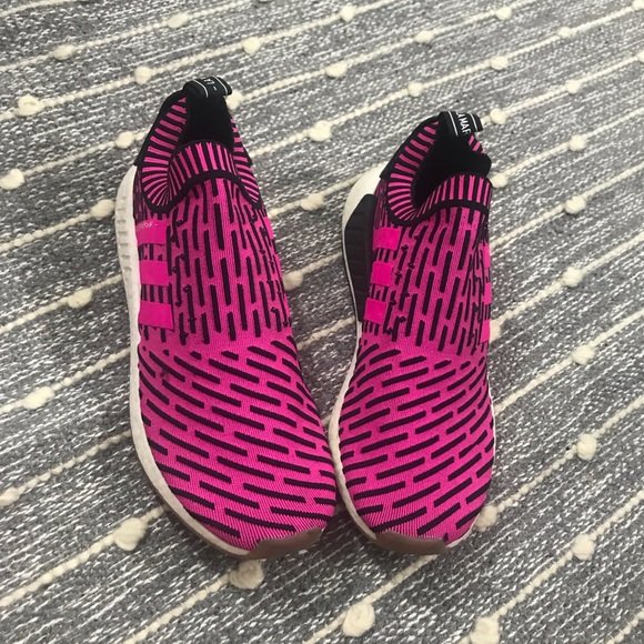 adidas nmd r2 japan shock pink